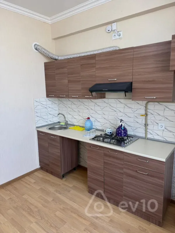Kirayə verilir 3 otaqlı yeni tikili 70 m²
