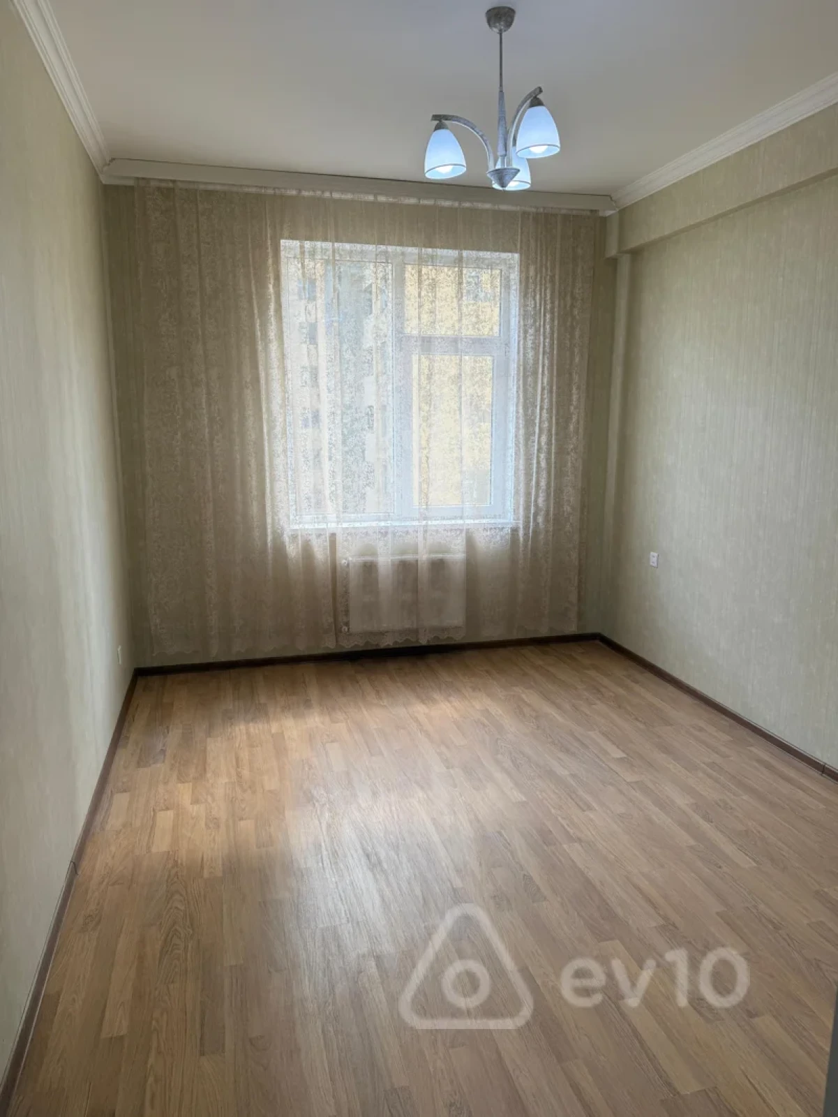 Kirayə verilir 3 otaqlı yeni tikili 70 m²