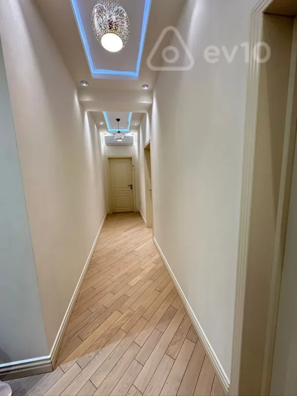 Kirayə verilir 3 otaqlı yeni tikili 105 m²