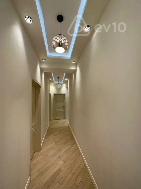 Kirayə verilir 3 otaqlı yeni tikili 105 m²