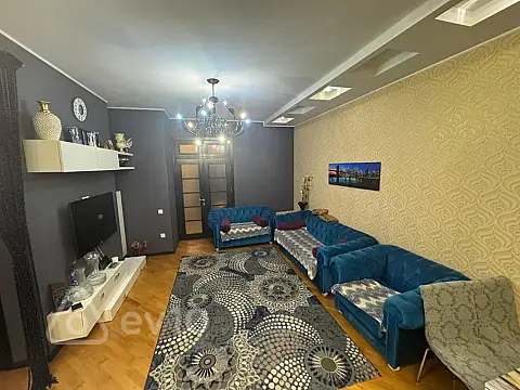 Kirayə verilir 3 otaqlı yeni tikili 135 m²