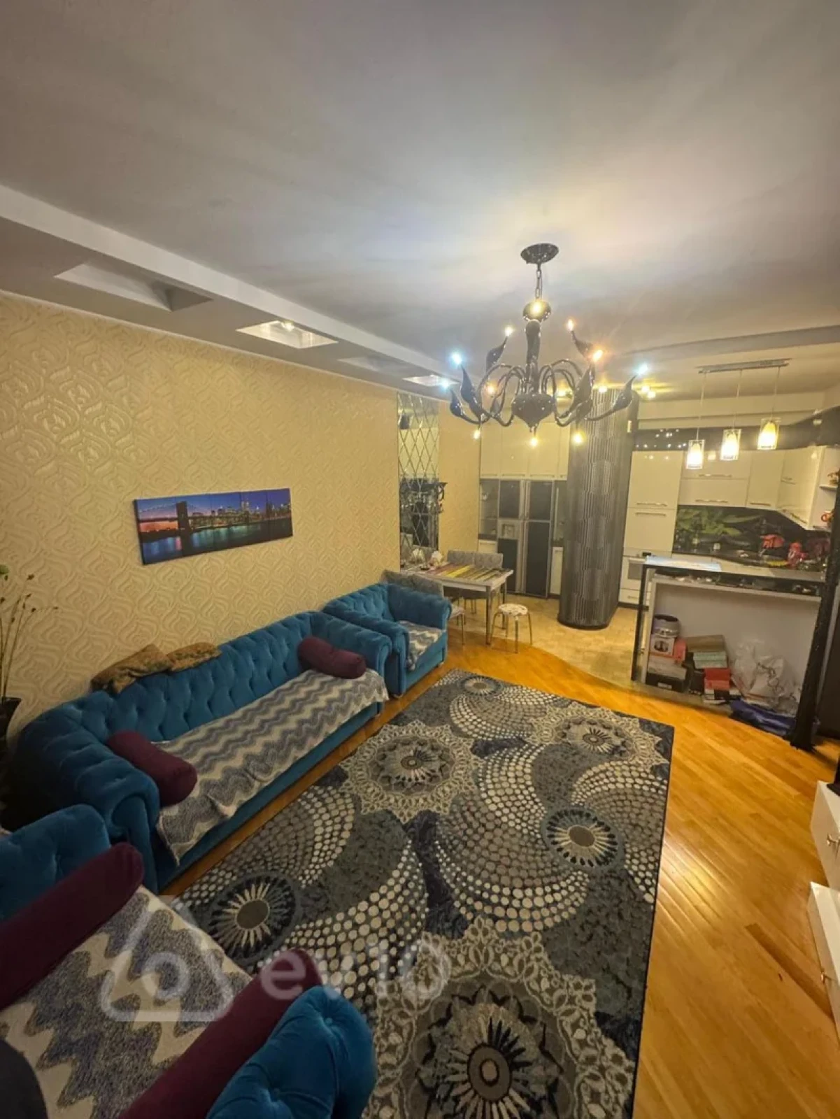 Kirayə verilir 3 otaqlı yeni tikili 135 m²