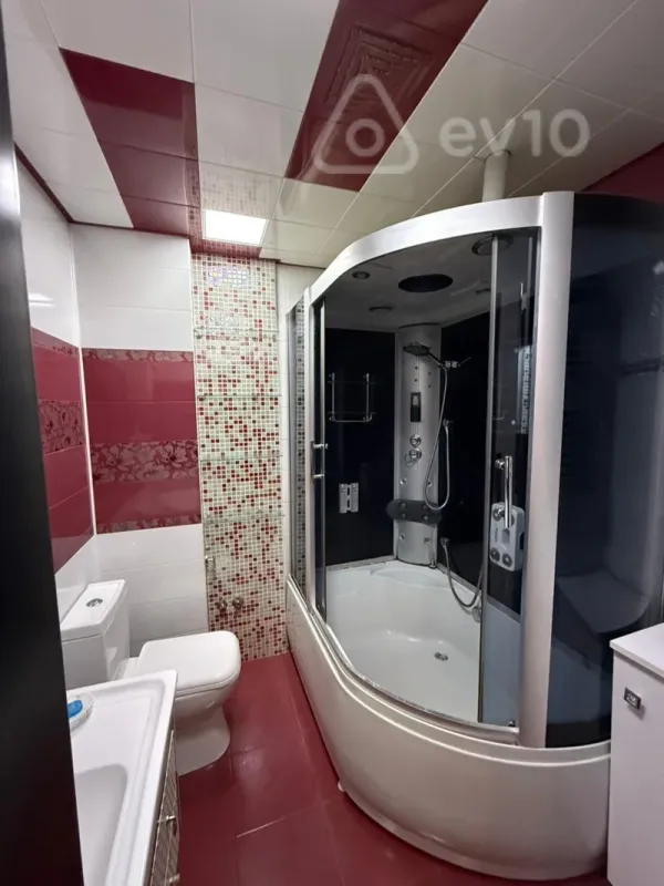 Kirayə verilir 3 otaqlı yeni tikili 135 m²