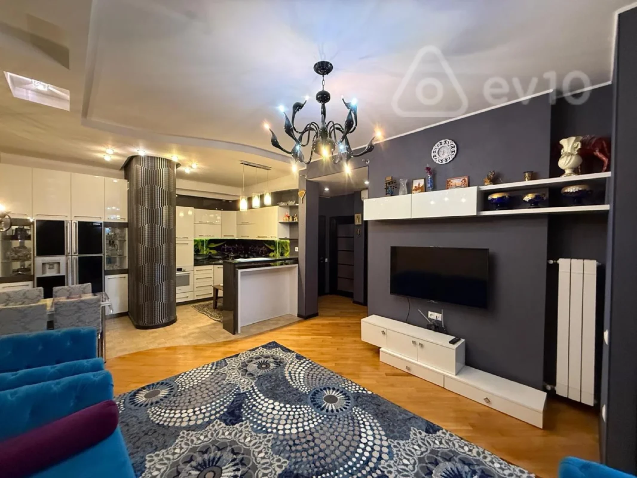 Kirayə verilir 3 otaqlı yeni tikili 135 m²