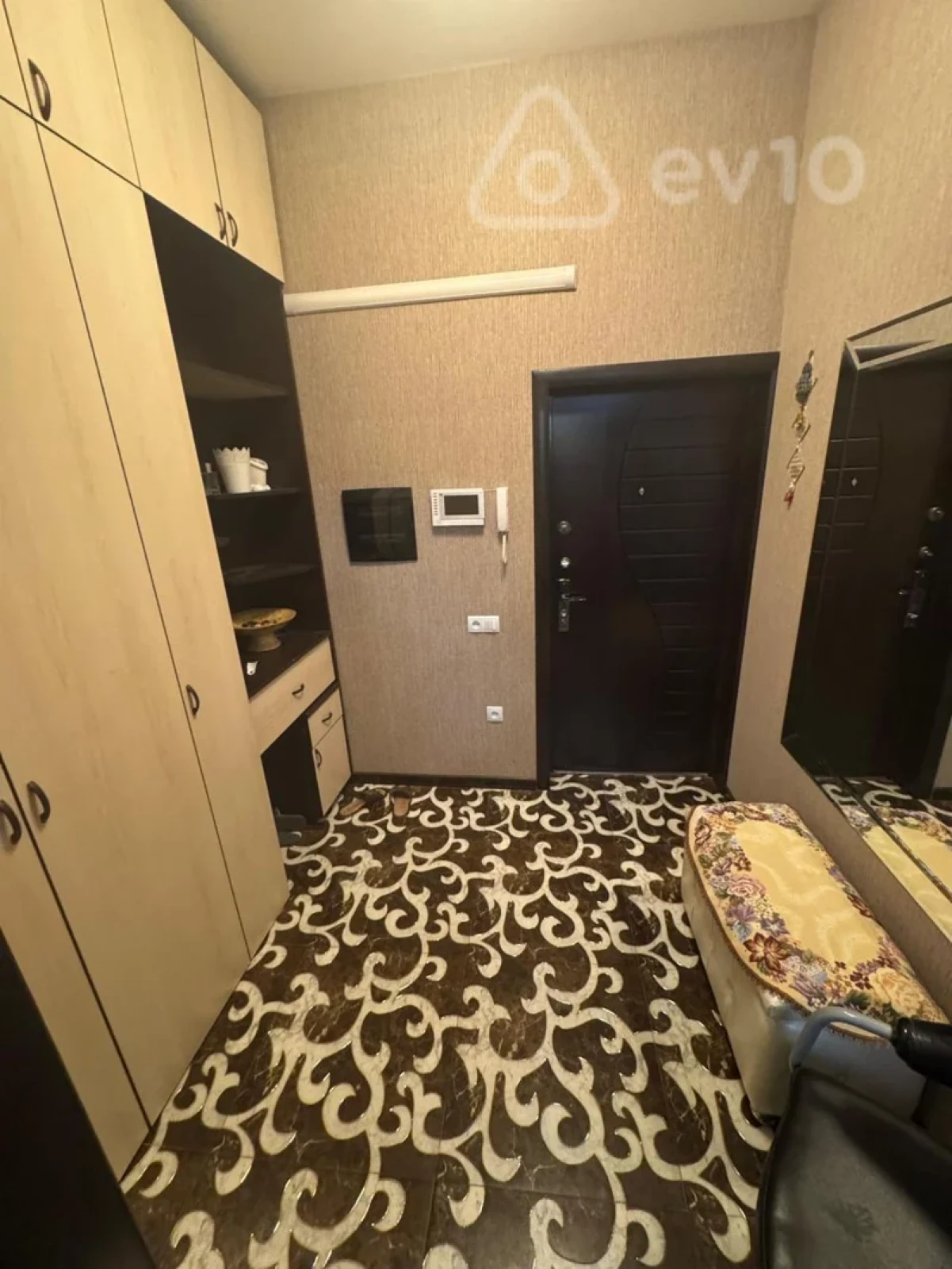 Kirayə verilir 3 otaqlı yeni tikili 135 m²