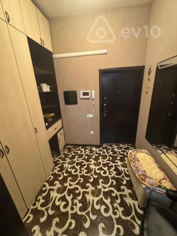 Kirayə verilir 3 otaqlı yeni tikili 135 m²