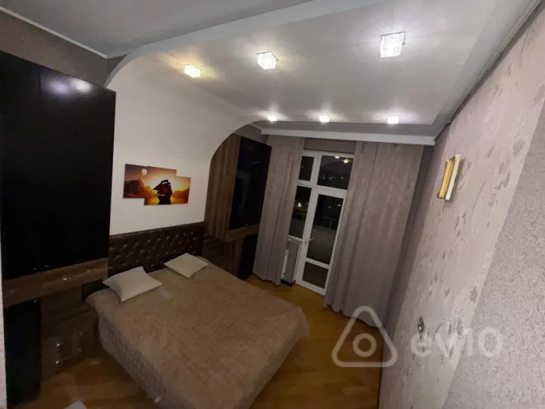 Kirayə verilir 3 otaqlı yeni tikili 135 m²