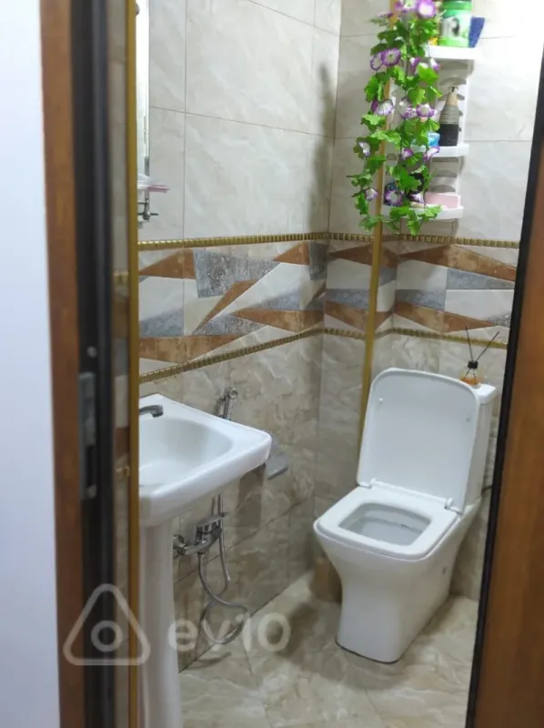 Kirayə verilir 2 otaqlı köhnə tikili 60 m²