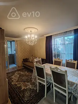 Kirayə verilir 2 otaqlı köhnə tikili 60 m²