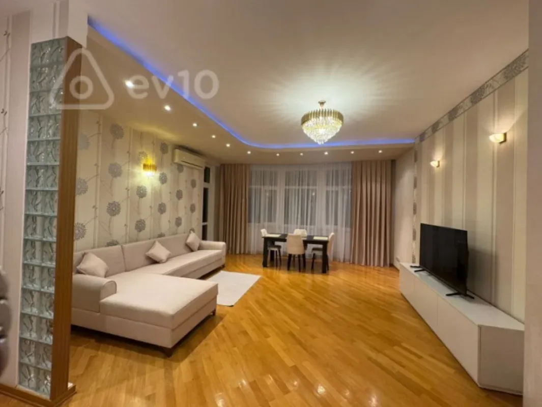 Satılır 3 otaqlı yeni tikili 110 m²