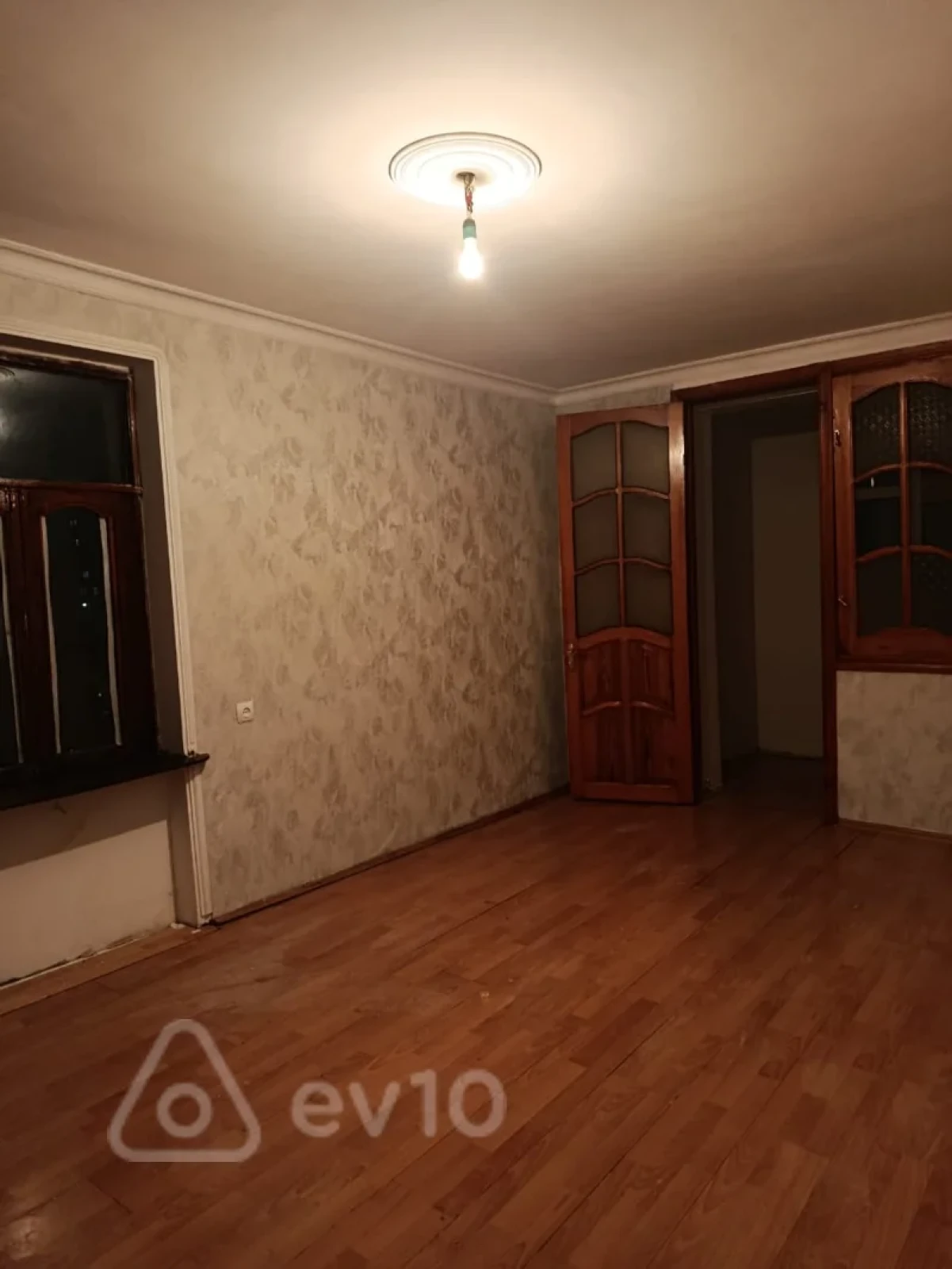 Satılır 1 otaqlı köhnə tikili 30 m²