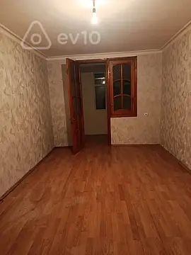 Satılır 1 otaqlı köhnə tikili 30 m²