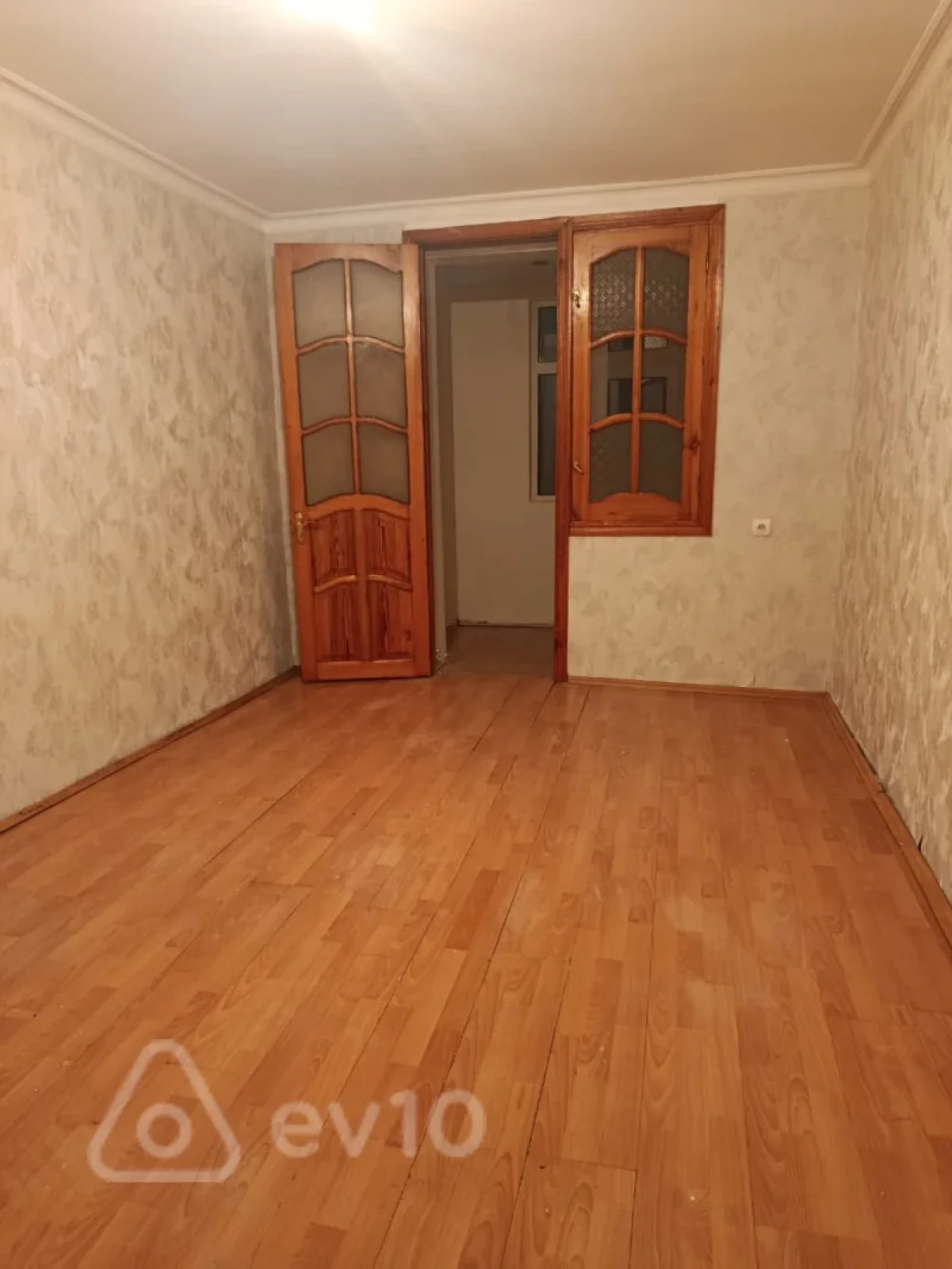 Satılır 1 otaqlı köhnə tikili 30 m²