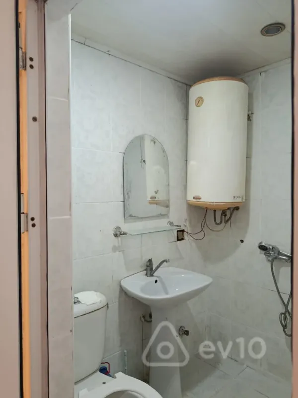 Satılır 1 otaqlı köhnə tikili 30 m²