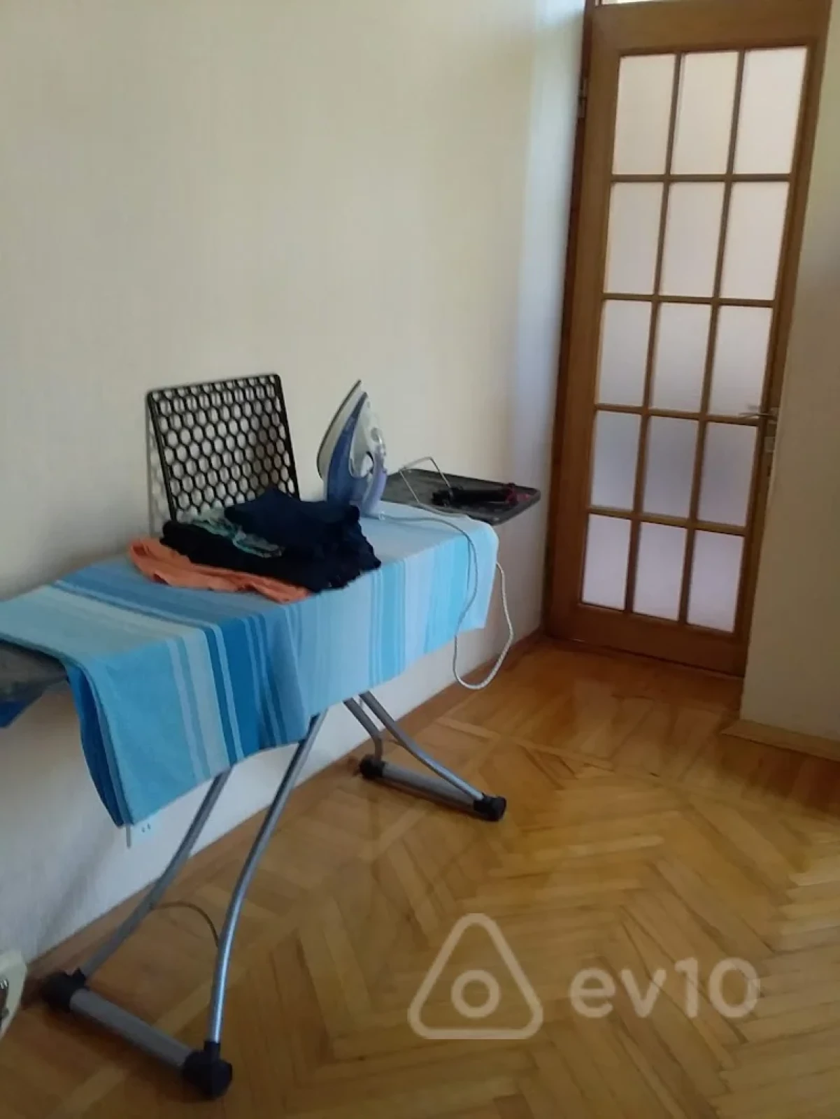 Kirayə verilir 3 otaqlı köhnə tikili 100 m²