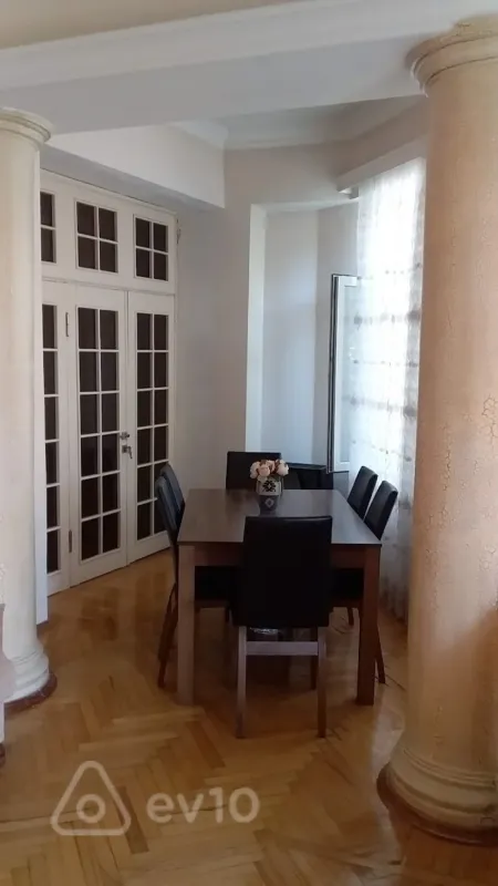 Kirayə verilir 3 otaqlı köhnə tikili 100 m²