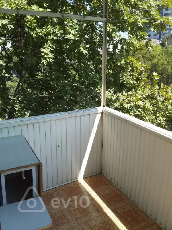 Kirayə verilir 3 otaqlı köhnə tikili 100 m²