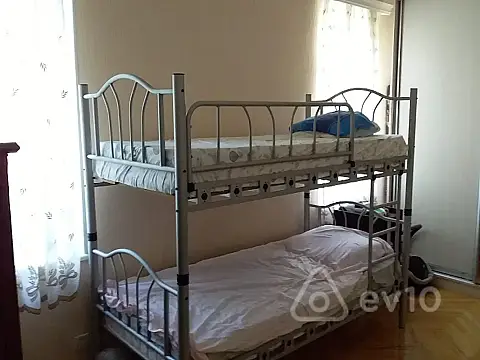 Kirayə verilir 3 otaqlı köhnə tikili 100 m²