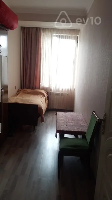 Kirayə verilir 3 otaqlı yeni tikili 80 m²