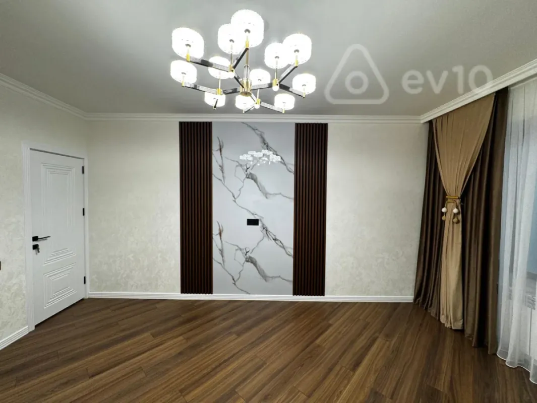 Satılır 2 otaqlı köhnə tikili 65 m²