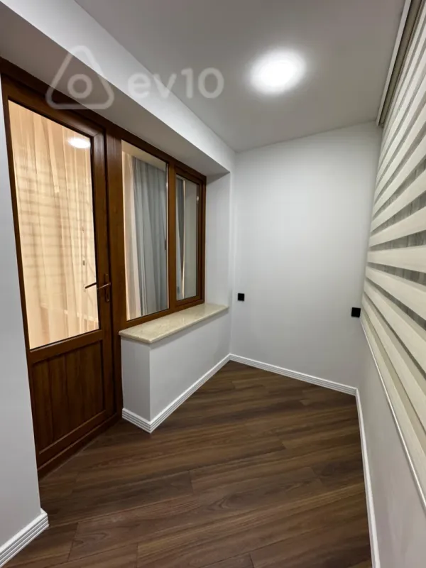 Satılır 2 otaqlı köhnə tikili 65 m²