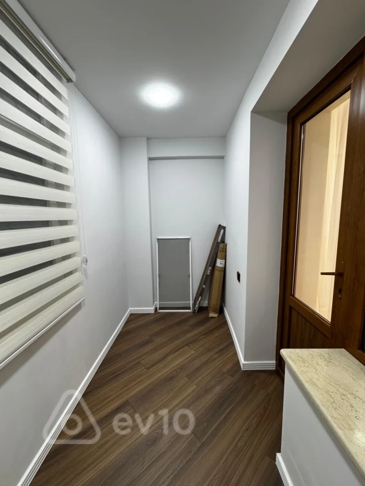 Satılır 2 otaqlı köhnə tikili 65 m²