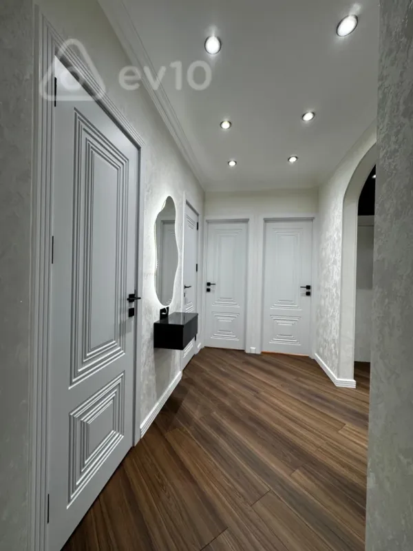 Satılır 2 otaqlı köhnə tikili 65 m²