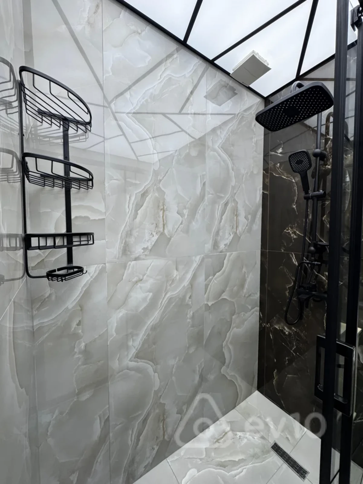 Satılır 2 otaqlı köhnə tikili 65 m²