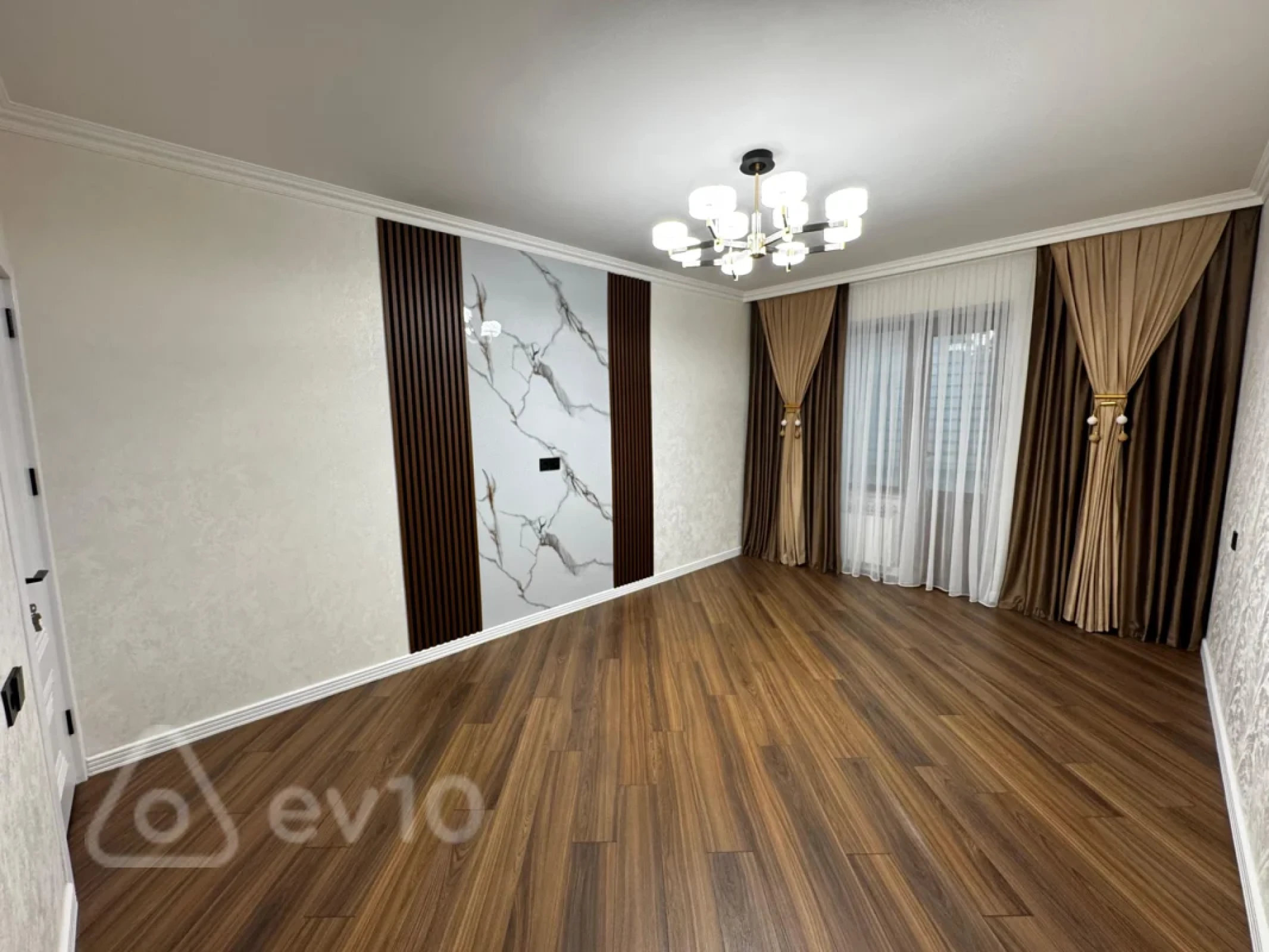 Satılır 2 otaqlı köhnə tikili 65 m²