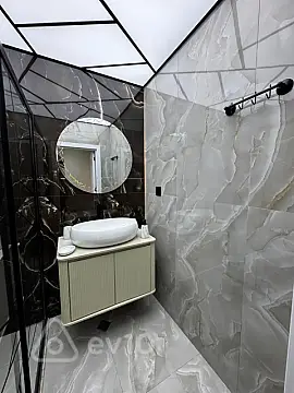 Satılır 2 otaqlı köhnə tikili 65 m²