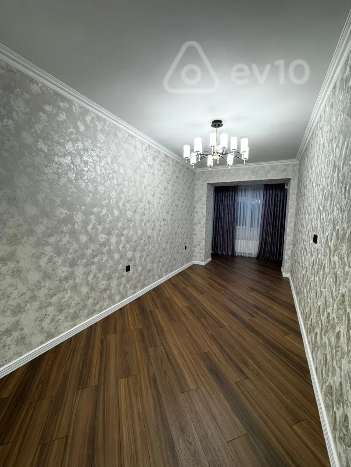 Satılır 2 otaqlı köhnə tikili 65 m²