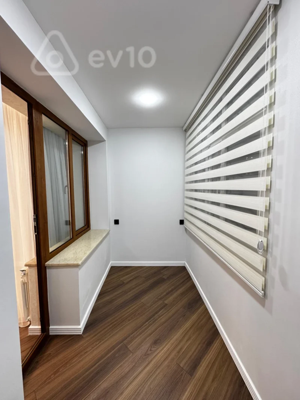 Satılır 2 otaqlı köhnə tikili 65 m²