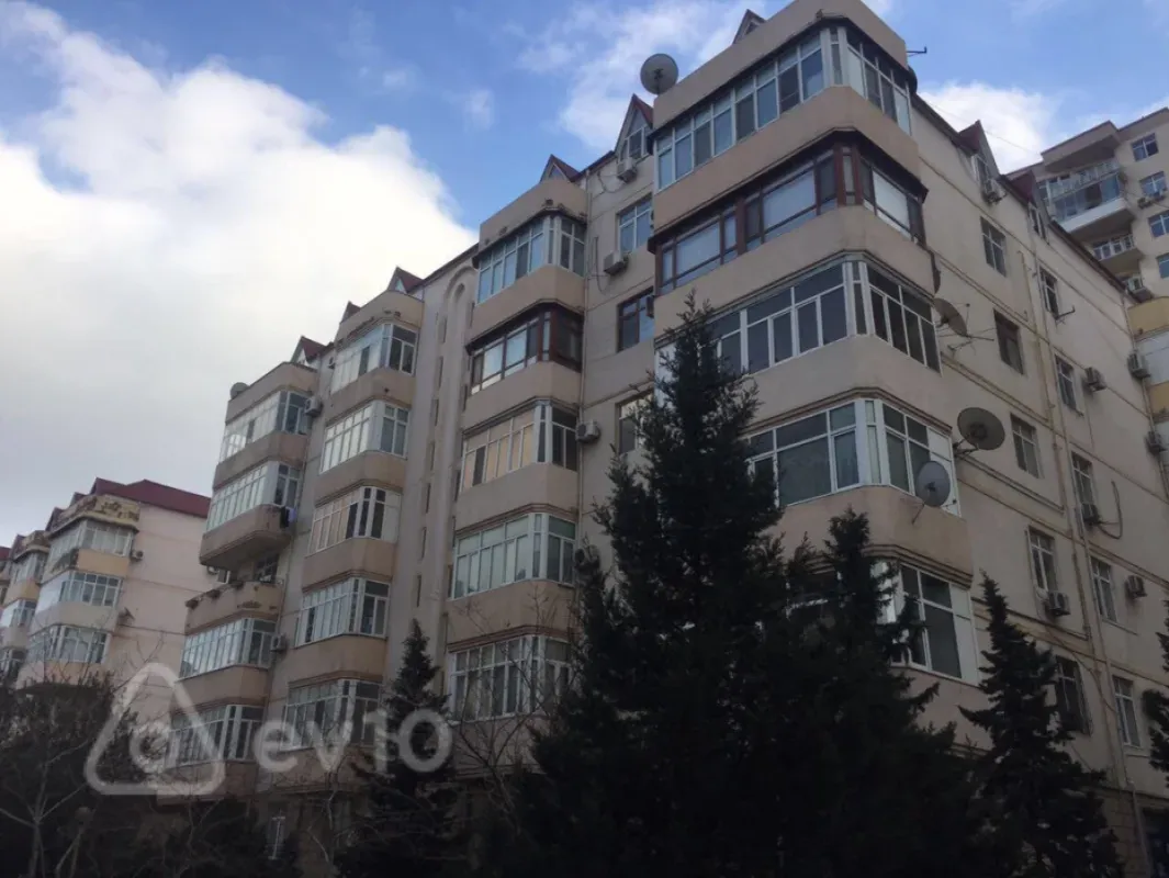 Kirayə verilir 3 otaqlı yeni tikili 170 m²