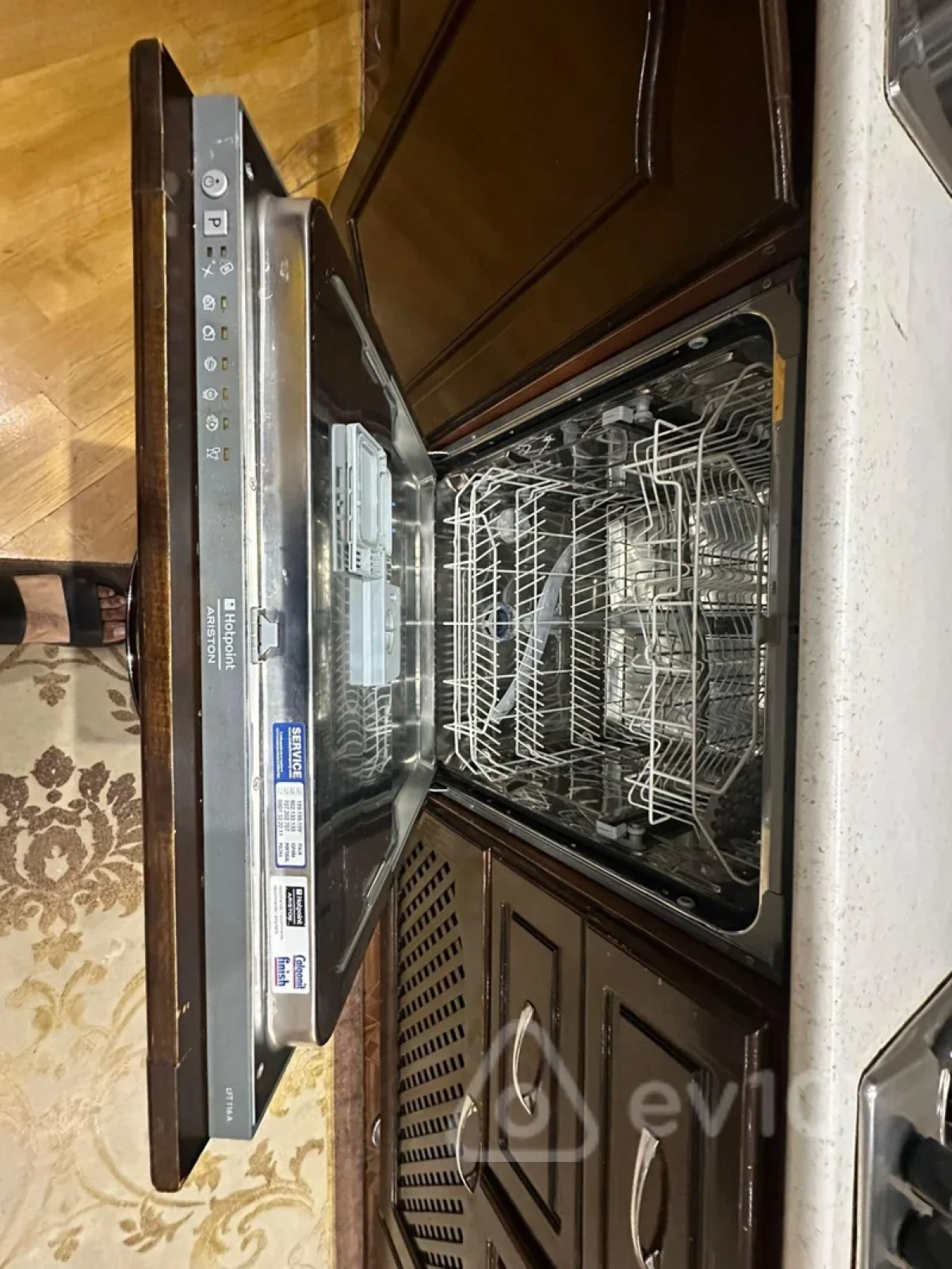 Kirayə verilir 3 otaqlı yeni tikili 170 m²