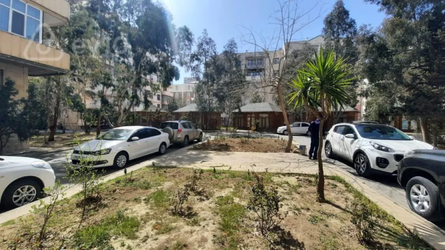 Kirayə verilir 3 otaqlı yeni tikili 170 m²