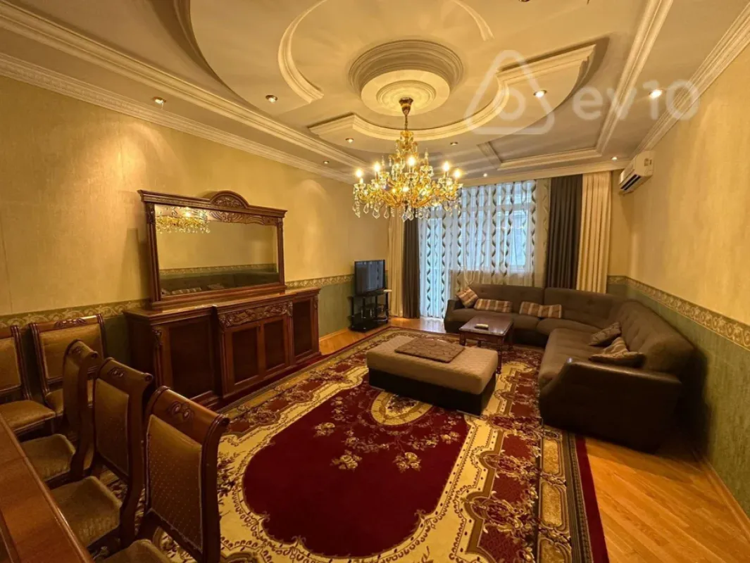 Kirayə verilir 3 otaqlı yeni tikili 170 m²