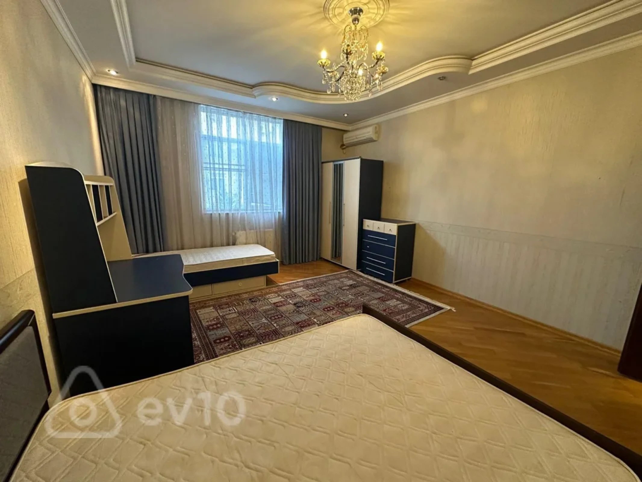 Kirayə verilir 3 otaqlı yeni tikili 170 m²