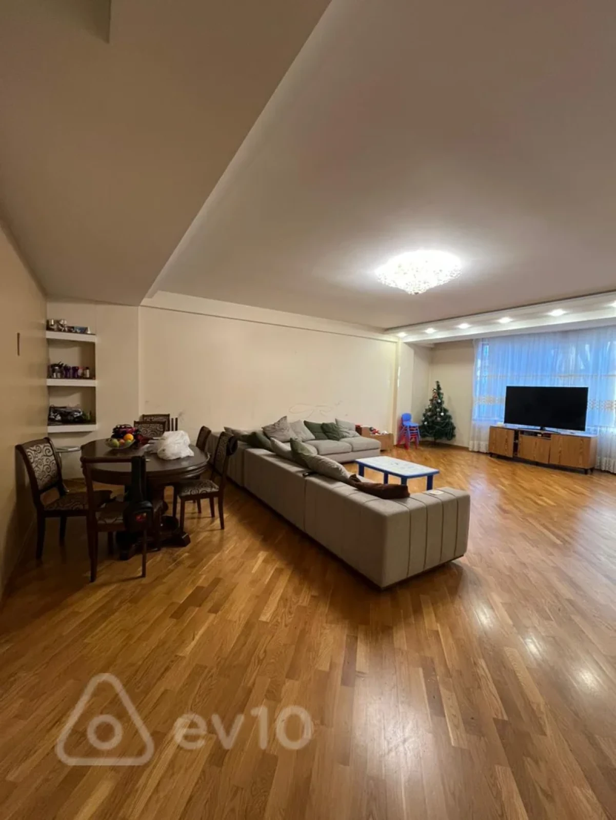 Satılır 3 otaqlı yeni tikili 185 m²