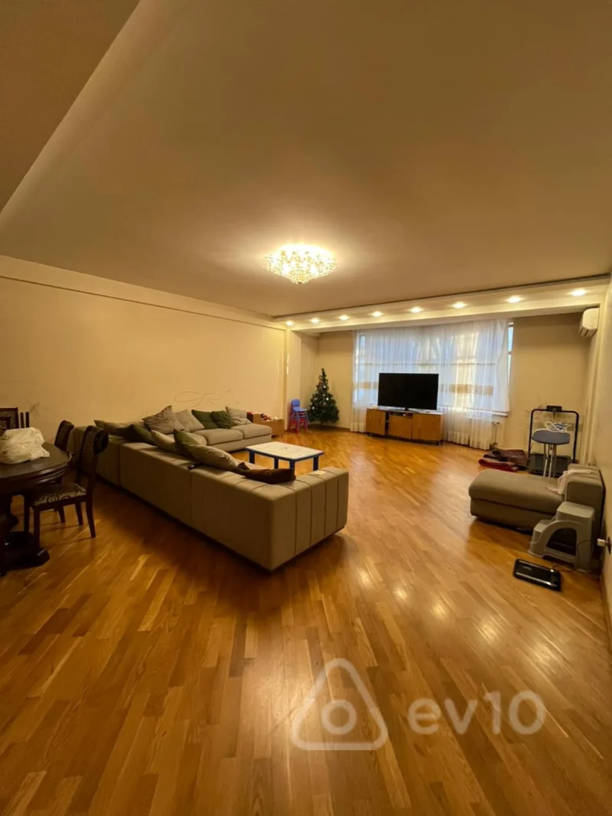 Satılır 3 otaqlı yeni tikili 185 m²
