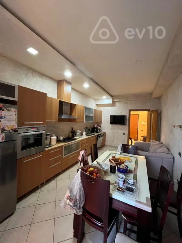 Satılır 3 otaqlı yeni tikili 185 m²