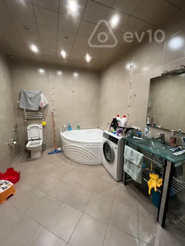 Satılır 3 otaqlı yeni tikili 185 m²