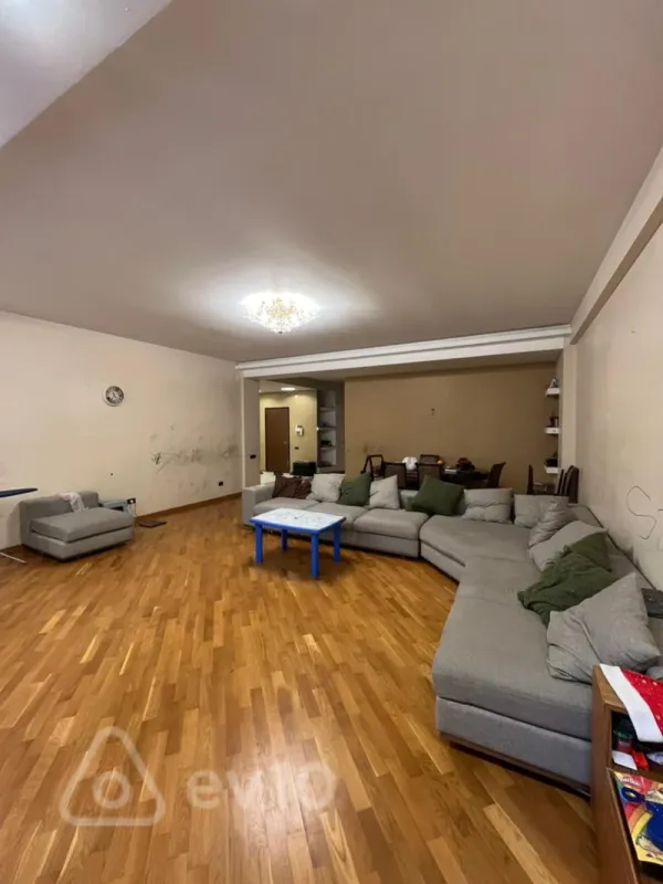 Satılır 3 otaqlı yeni tikili 185 m²