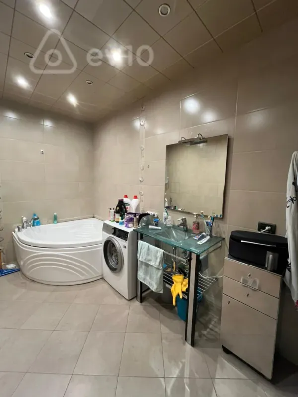 Satılır 3 otaqlı yeni tikili 185 m²