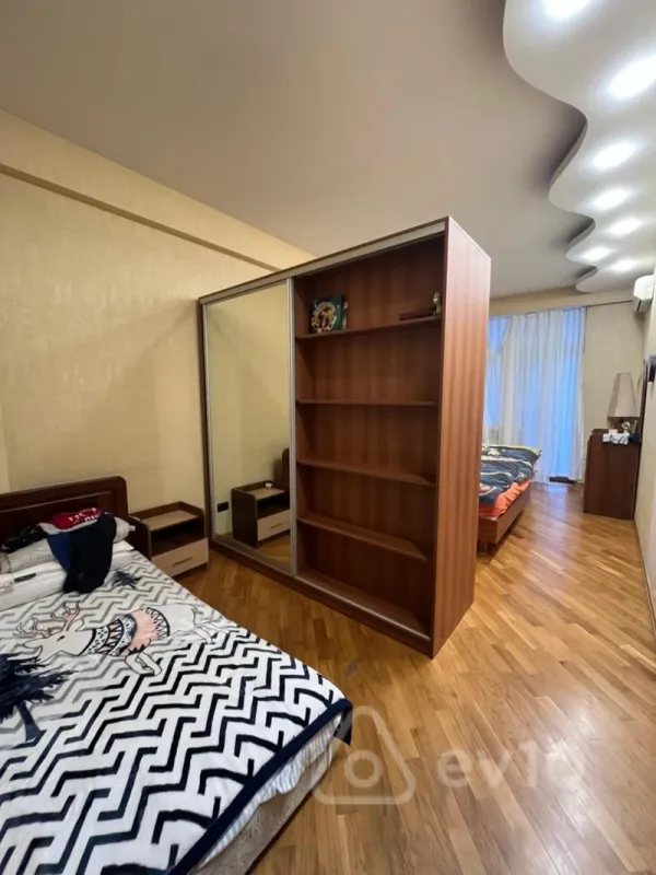 Satılır 3 otaqlı yeni tikili 185 m²