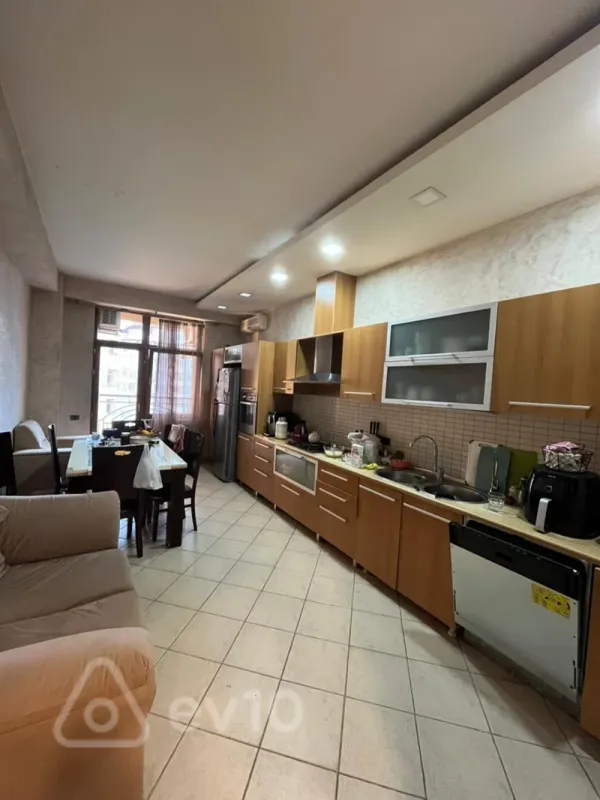 Satılır 3 otaqlı yeni tikili 185 m²