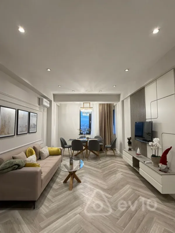 Kirayə verilir 2 otaqlı yeni tikili 70 m²