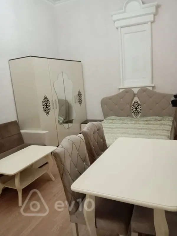 Kirayə verilir 1 otaqlı köhnə tikili 50 m²