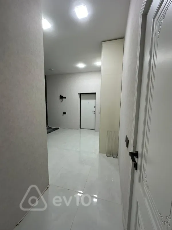 Satılır 2 otaqlı yeni tikili 72 m²