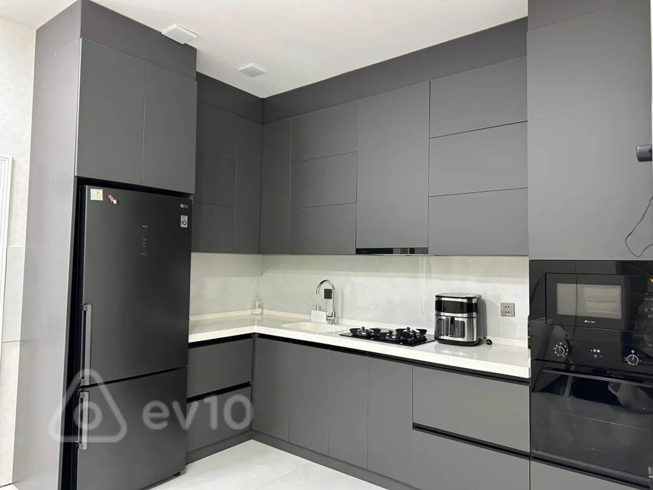 Satılır 2 otaqlı yeni tikili 72 m²