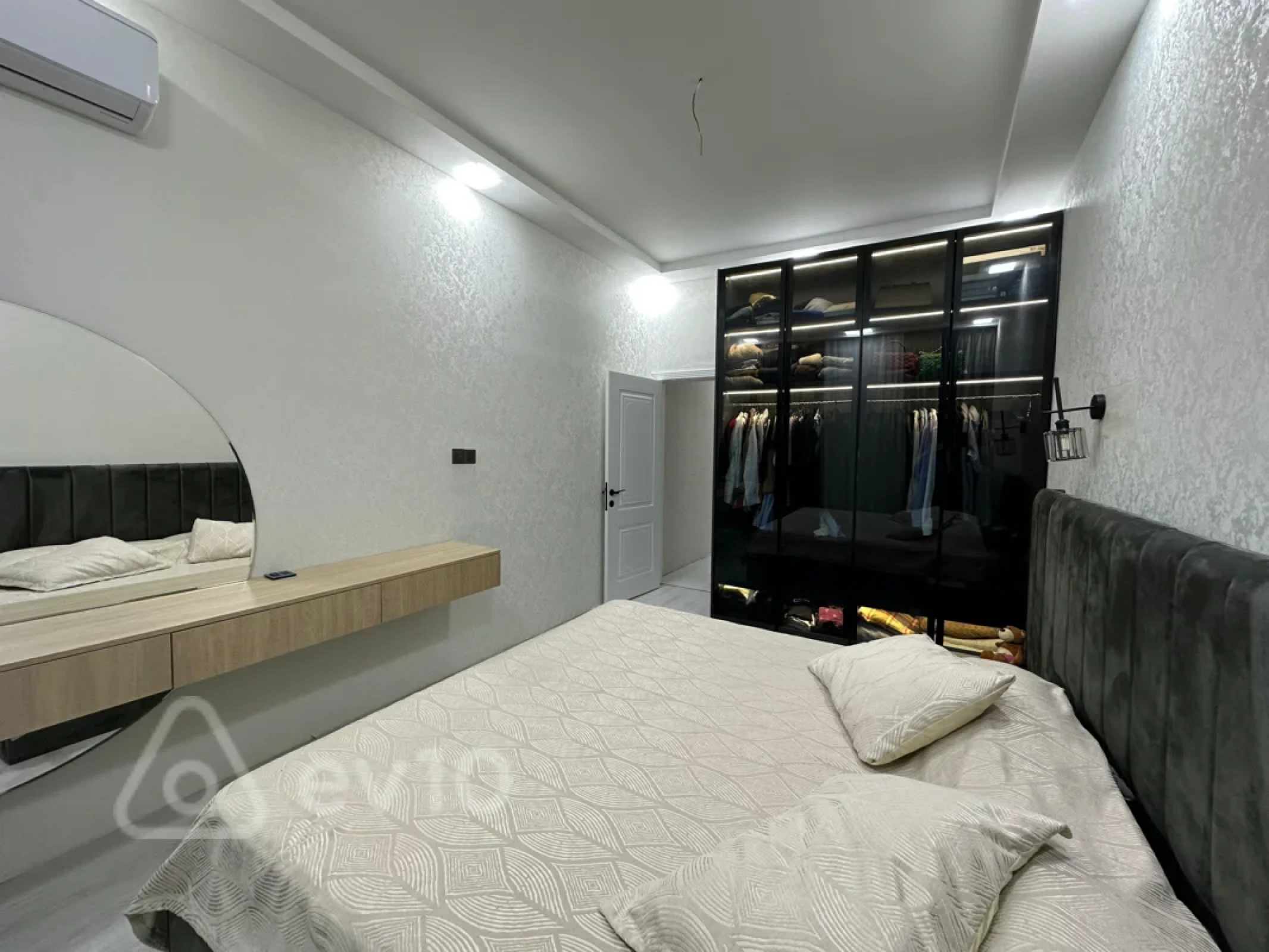 Satılır 2 otaqlı yeni tikili 72 m²